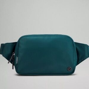 lululemon athletica Belt Bag Adjustable Strap GREEN JASPER 2L
